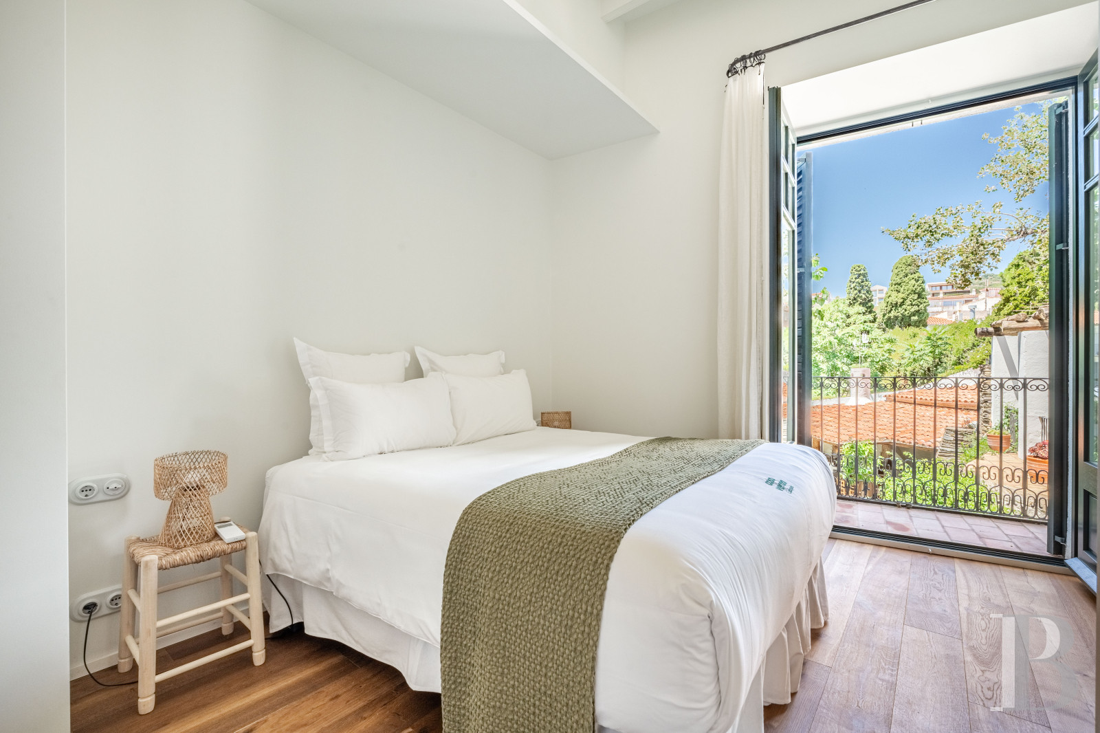 À Cadaques, dans le Parc naturel de Cap de Creus, une impressionnante maison de Peter Harnden, architecte des années 60 - photo  n°19